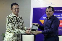 Insani Madina Graduate School Beri Anugrah pada Novel Baswedan