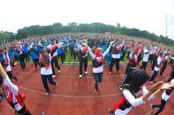 10.573 Mahasiswa Unnes Ciptakan Rekor Tari Goyang Konservasi