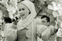 Berhijrah, Lucky Resha Kini Menekuni Musik Qasidah