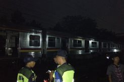 KRL Tanah Abang-Serpong Mendadak Berhenti, Ibu-Ibu Lompat Keluar Jendela