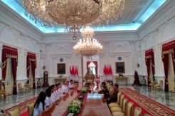 Didampingi Mensesneg, Jokowi Terima Pengurus Perindo