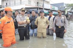 Atasi Banjir, Pemkot Turunkan Puluhan Pompa dan Lima Tim Petugas