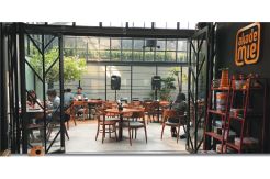 Hangout Seru di Kafe...