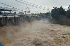 Katulampa Siaga III, Warga Bantaran Sungai Ciliwung Diminta Waspada