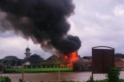 Kebakaran di Pemukiman Padat, 1 Rumah dan 6 Bedeng Ludes