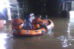 Banjir Setinggi 1 Meter Rendam Dua Perumahan di Bekasi