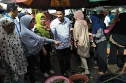 Cabup Merangin Nalim Serap Aspirasi di Pasar Bawah Bangko