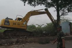 Dinas Perdagangan Bongkar Kios PKL di Kaligawe dan Tambakrejo