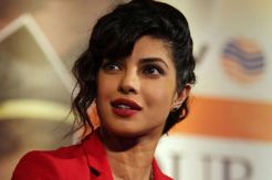 Kembali ke India, Priyanka Chopra Jadi Astronot