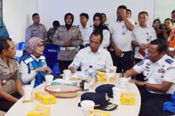 Datangi Bekasi, Ini Kata Menhub Soal Ganjil Genap di Tol Cikampek