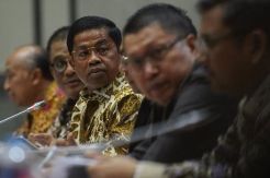 Penerima Bansos Diberi...