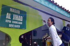 Aksi Menteri Rini Kerja Bareng Warga Klaten di Program Padat Karya Tunai