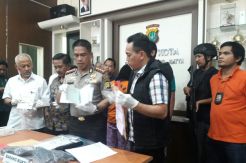 Demi Penuhi Hidup Mewah...