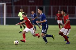 Debut Mengecewakan,...