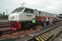 Pemudik Libur Panjang Padati Stasiun KA di Semarang