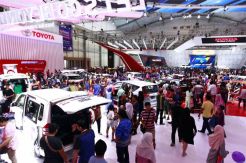 Industri Otomotif Berkontribusi...