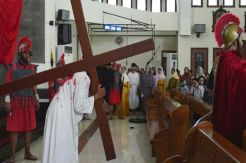 14 Adegan Sengsara Yesus...