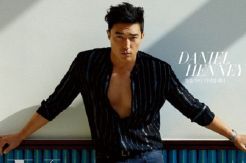 Daniel Henney Terlihat...