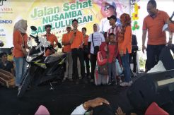 Air Mata Haru Mengalir dari Ibu Penjaja Kerudung yang Mengidamkan Motor
