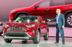 Toyota Resmi Perkenalkan RAV4 di New York Motor Show 2018