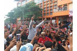 Jalan Sehat PDIP, Gus Ipul Perkuat Dukungan di Surabaya