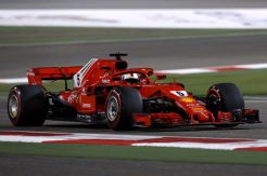 Ferrari Mendominasi di Bahrain, Vettel-Kimi Start Terdepan