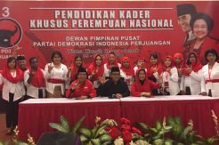 Hasto Bakar Semangat Sarinah-Sarinah PDI Perjuangan