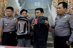 Dua Pencuri Spesialis Mal Incar Ibu Muda