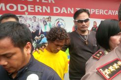 IRT di Depok Dirampok...
