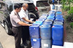 Polda Banten Amankan 54 Jeriken Miras Oplosan