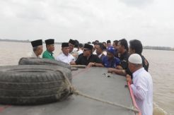 Seberangi Barumun, Edy Janji Tingkatkan Kesejahteraan Nelayan dan Petani