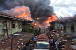 Mes Karyawan Perusahaan Kayu Lapis Terbakar, Penghuni Panik