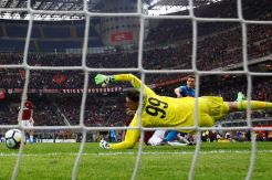 Gagal Kalahkan Napoli, Milan Tiga Kali Seri Beruntun