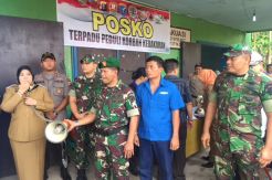 Bupati - Forkominda Kobar Serahkan Bantuan Makanan dan Baju ke Korban Kebakaran Korindo
