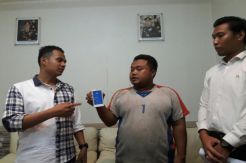 Sebar Foto Bugil Siswi...