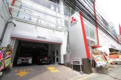 Service di Dealer Nusantara Berlian Motor- Suryopranoto Cuma 1 Jam