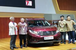 DFSK Andalkan Glory 580 Model SUV Setir Kanan di IIMS 2018