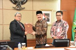 Yayat T Soemitra Resmi Jabat Plt Bupati Bandung Barat, Ini Pesan Aher