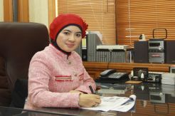 Profil Singkat Nicke...