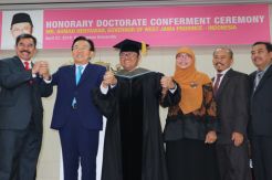 Aher Raih Gelar Doktor Honoris Causa dari Universitas Kyungwoon Korea