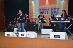 Tampil Bersama Band Masa SMA, Gus Rommy Banjir Pujian