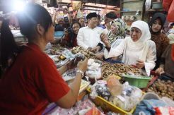 Pedagang Pasar Pacarkeling Doakan Khofifah Jadi Gubernur Jatim