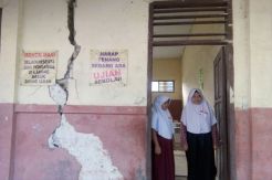 Nyaris Ambruk, Siswa SDN Bantar Panjang Dambakan Perbaikan
