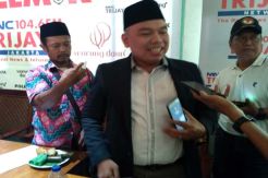 Sindir Sembako Maut, Mustofa Sebut Perang Tagar Lebih Aman