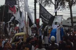 Larang Cadar, Massa Desak Rektor IAIN Bukit Tinggi Dicopot