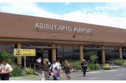 Letusan Freatik Merapi Tak Ganggu Penerbangan di Bandara Adi Sutjipto