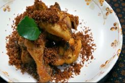 Resep Mudah Bikin Ayam Goreng Serundeng
