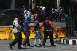 Mencekam, Warga yang Melintas di Sekitar Polrestabes Surabaya Digeledah Aparat
