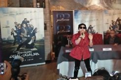 Main Film Komedi, Syahrini...