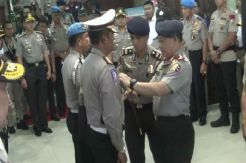 Kapolri Beri Kenaikan Pangkat Polisi Penembak Terduga Teroris